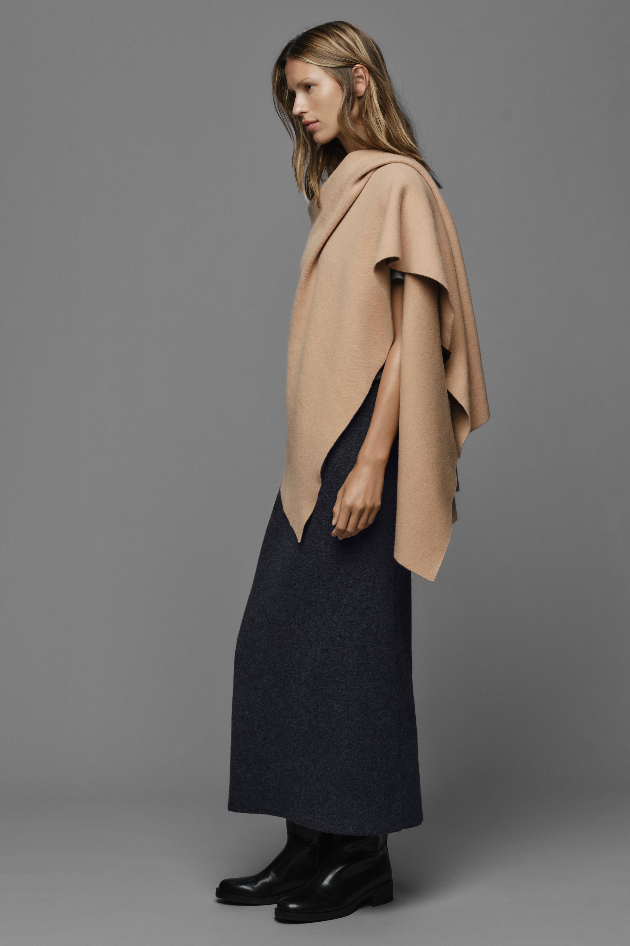 CAPE EN MAILLE UNIE